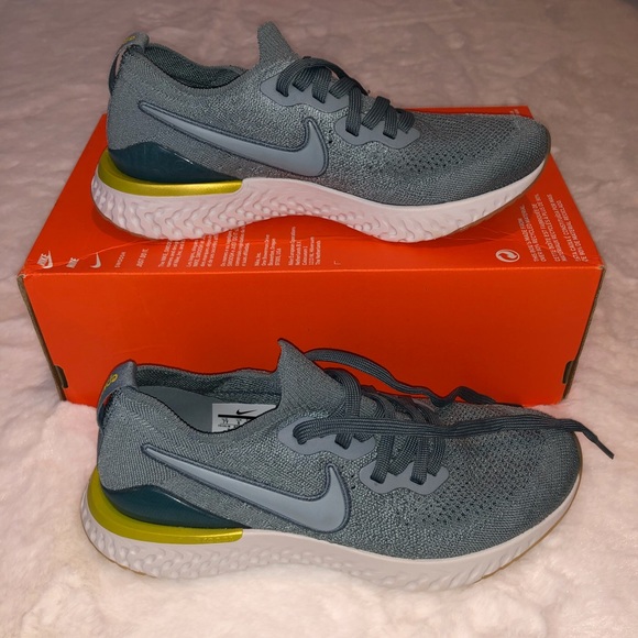 Nike Epic React Flyknit 2 (GS) - Picture 9 of 11